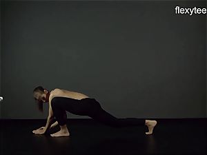 FlexyTeens - Zina flashes pliable naked body